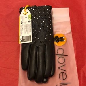 Glovely black w silver studs cashmere lined gloves